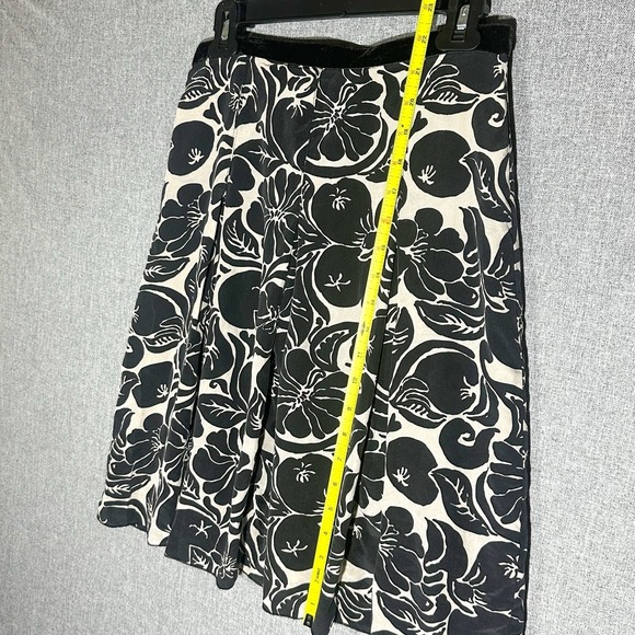 Anna Sui Pleated Black & White Floral Skirt Size 4 Women's Vintage - Picture 6 of 7